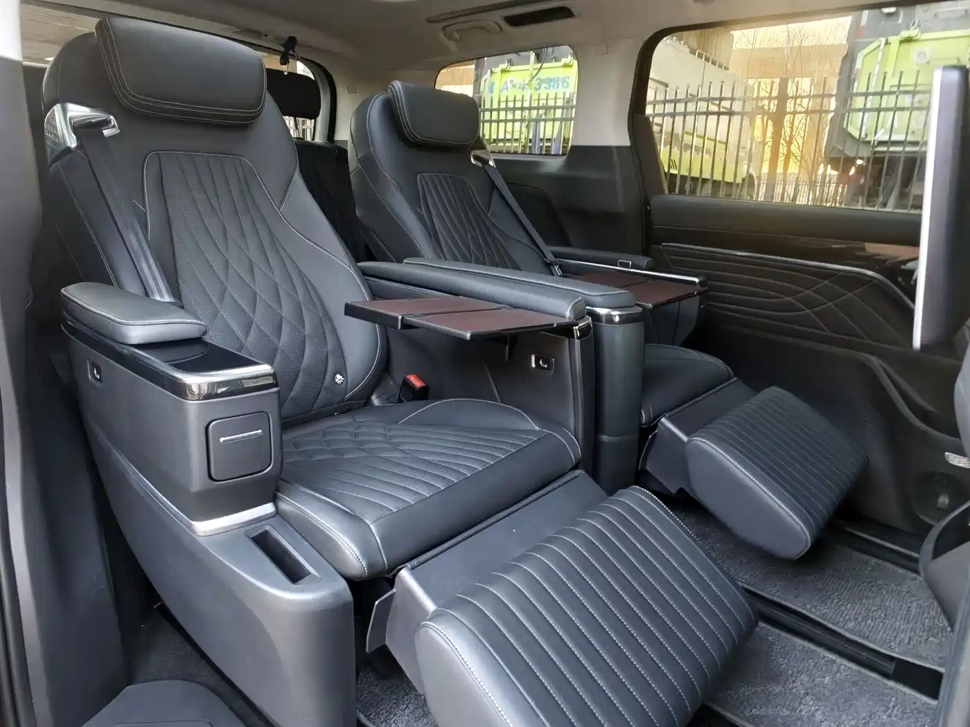SAIC Maxus Maxus G90 2024 2.0T Interstellar 7-Seater фото 20