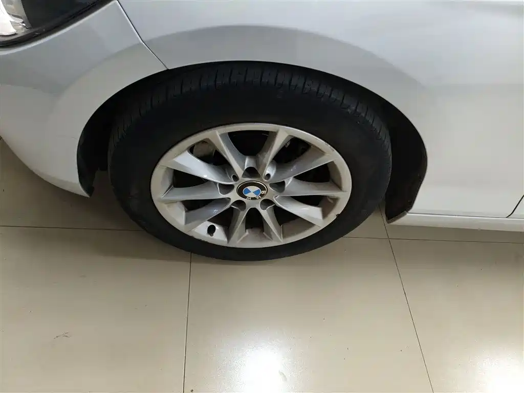 BMW 1 Series (Import) 2013 Facelift 116i Urban Model фото 23