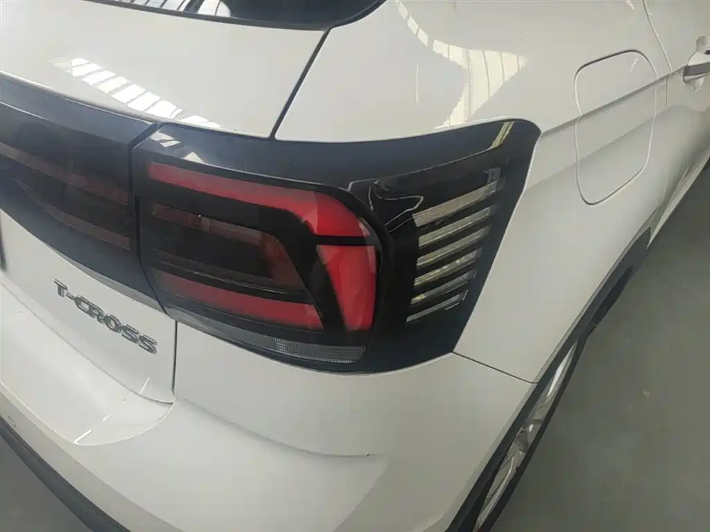 Volkswagen T-Cross 2019 1.5L Automatic Comfort Edition фото 8