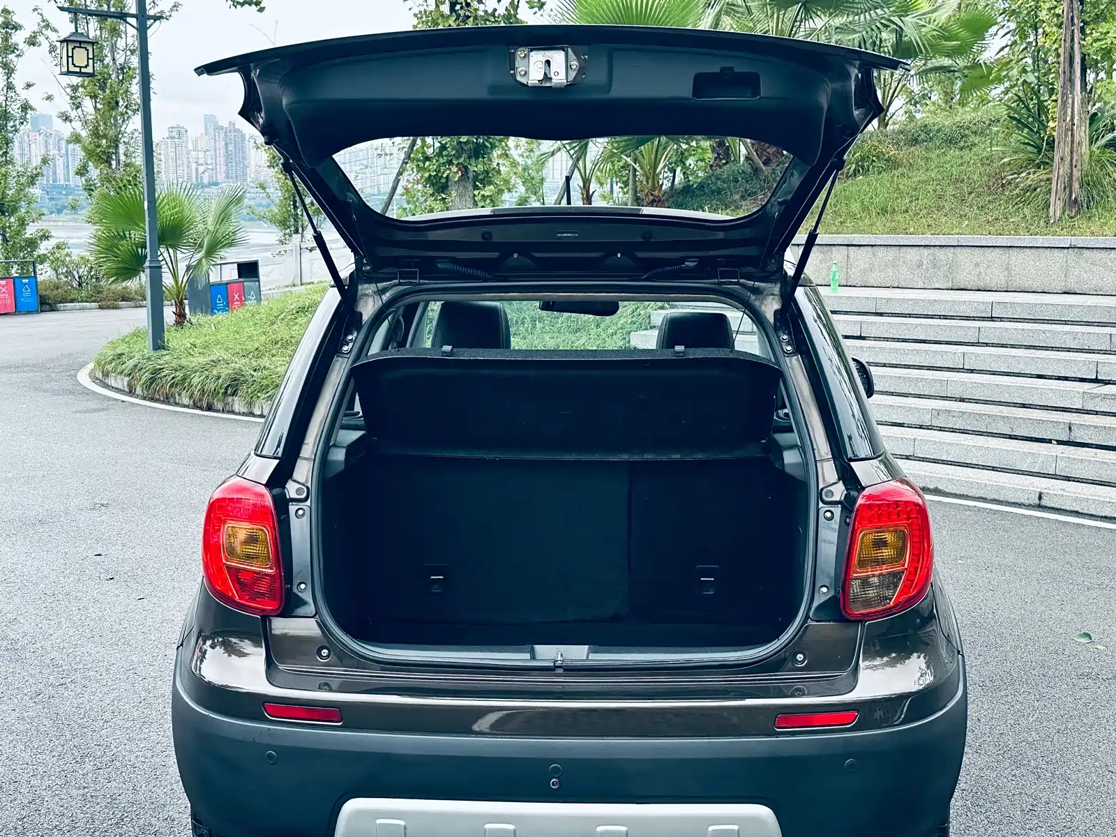 Photo 5 - Suzuki SX4