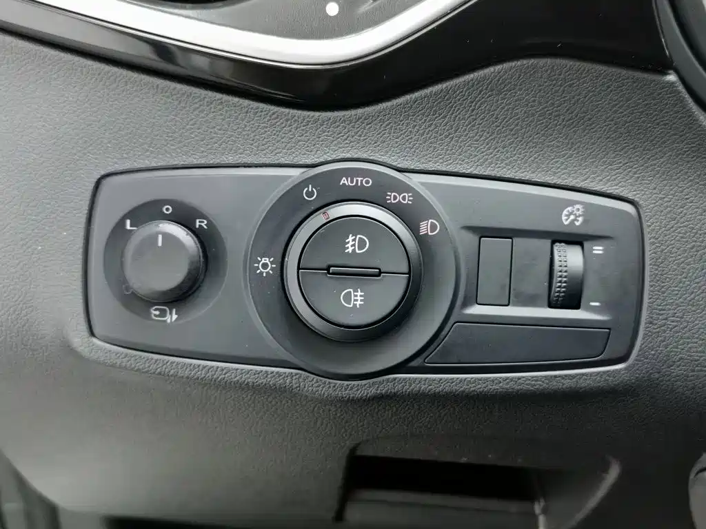 Photo 21 - MG Roewe RX5