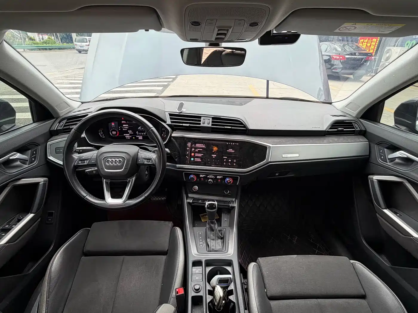 Audi Q3 2023 35 TFSI Progressive Dynamic (1.4T) фото 9