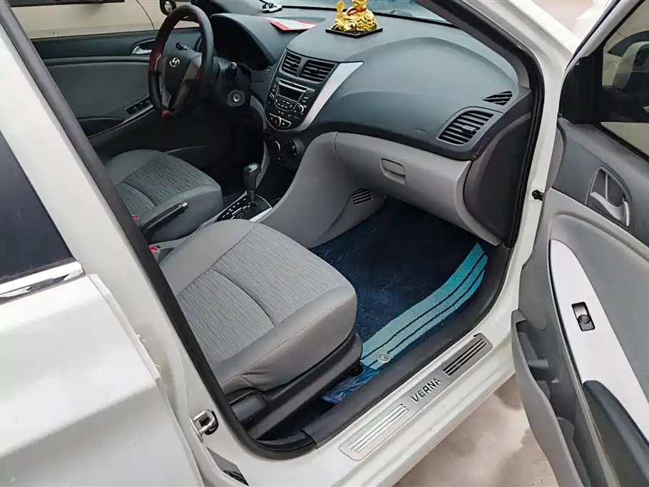 Hyundai Verna 2014 1.4L Automatic Smart GLS фото 8