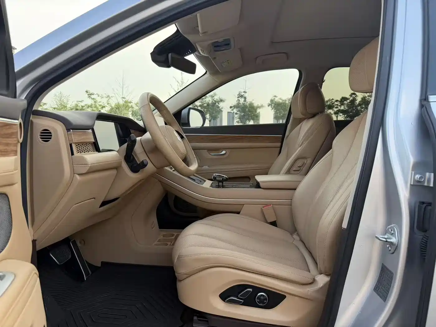 AITO Wenjie AITO M7 2024 1.5T Smart AWD Max Edition 5-Seater фото 5