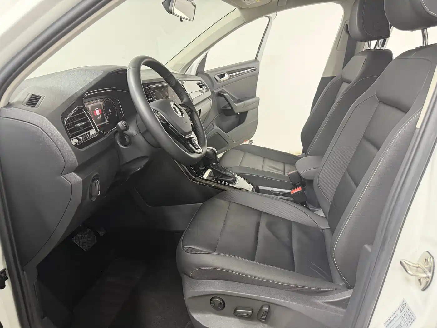 Volkswagen T-ROC 2022 280TSI DSG 2WD Comfort PLUS фото 7