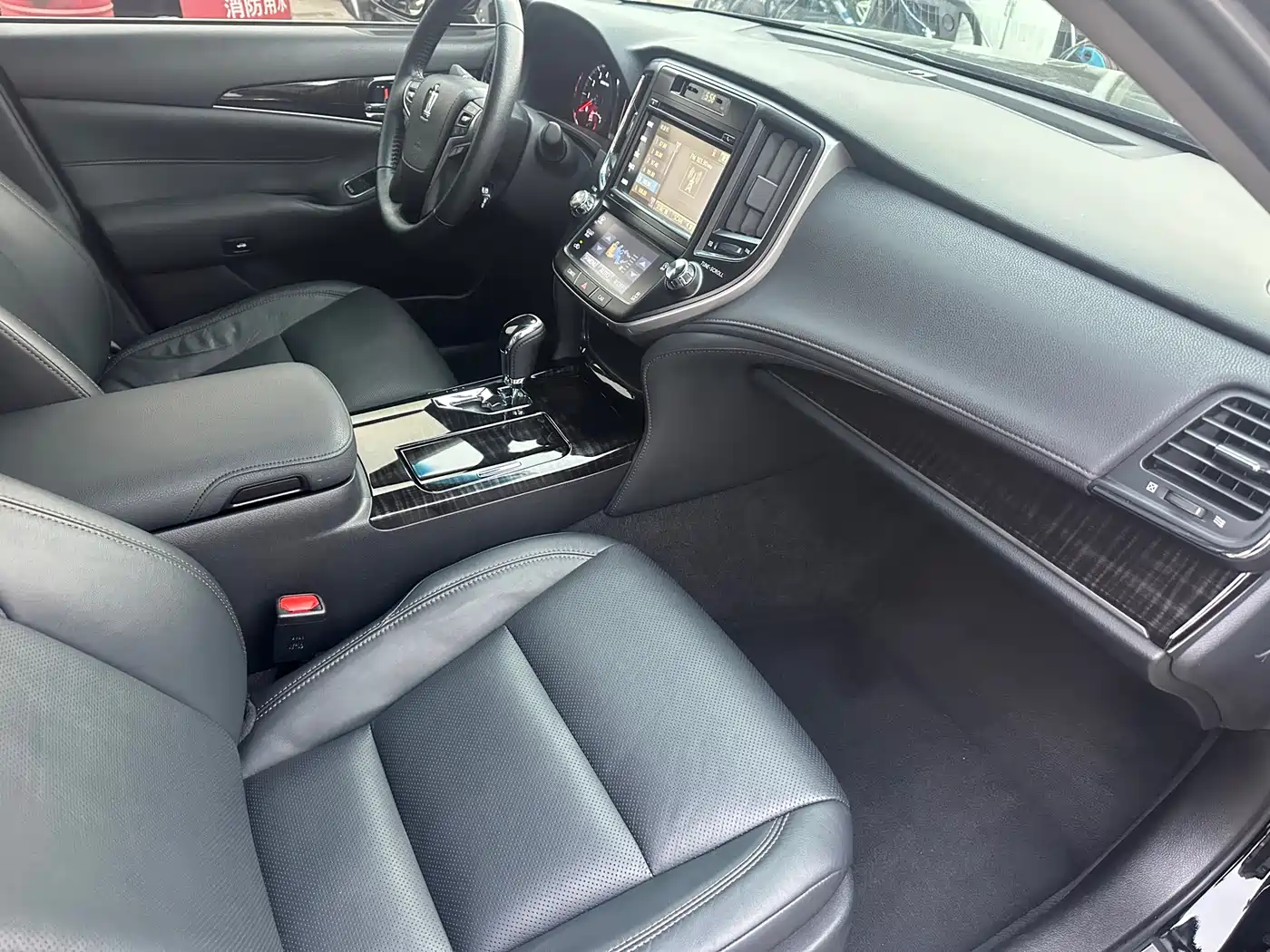 Toyota Crown 2015 2.0T Fashion фото 4
