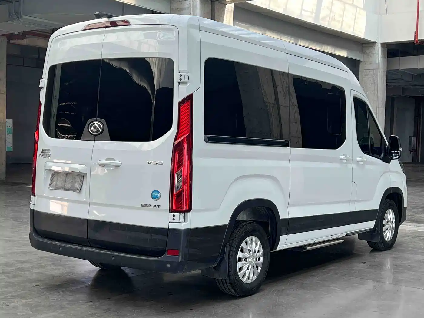 SAIC Maxus Xintu V90 2023 2022 2.0T Auto Zhida Operation RWD Long Wheelbase High Roof Single Rear Tire 9-Seater