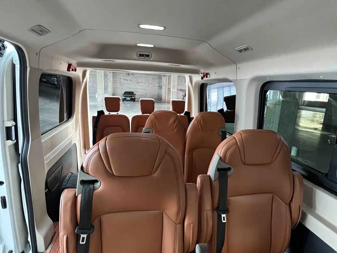 SAIC Maxus Xintu V90 2023 2022 2.0T Auto Zhida Operation RWD Long Wheelbase High Roof Single Rear Tire 9-Seater