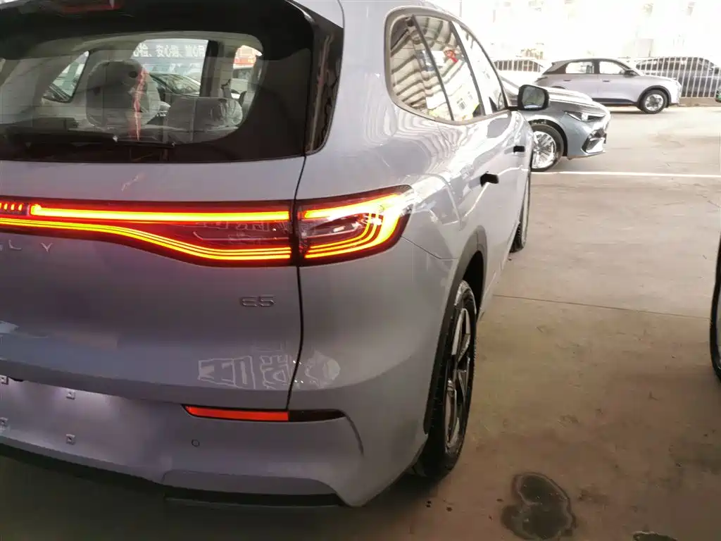 Geely Galaxy Galaxy E5 2026 530km Voyager Edition фото 8