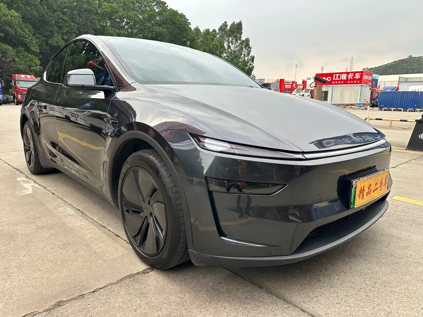 TESLA MODEL Y