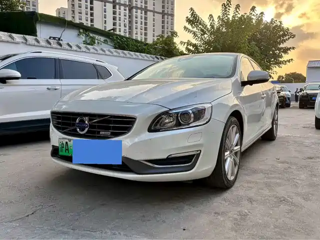 VOLVO S60 PLUG IN HYBRID