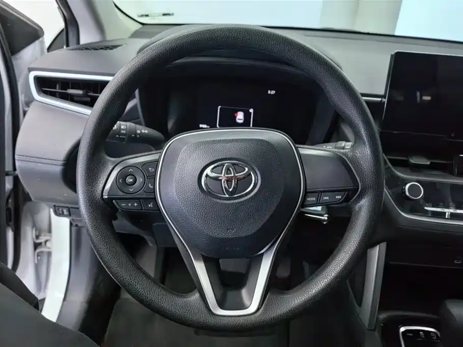 Toyota Frontlander 2023 2.0L CVT Elite Edition фото 15