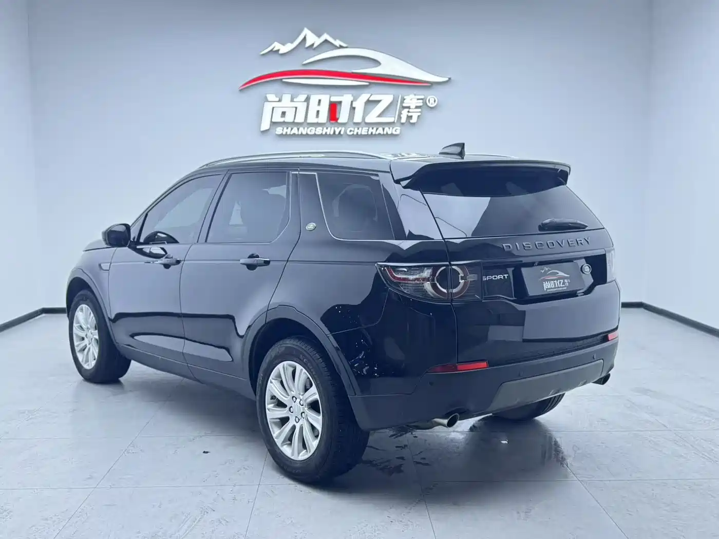 Land Rover Discovery Sport 2018 240PS SE Edition фото 5