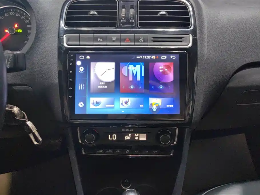 Volkswagen Polo 2016 1.6L Automatic Luxury фото 13