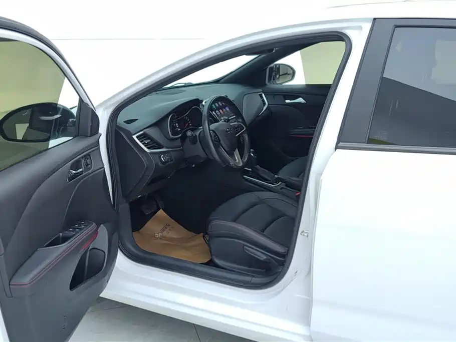 Chevrolet Monza 2022 Mild Hybrid RS 330T Automatic Comfort Edition фото 9