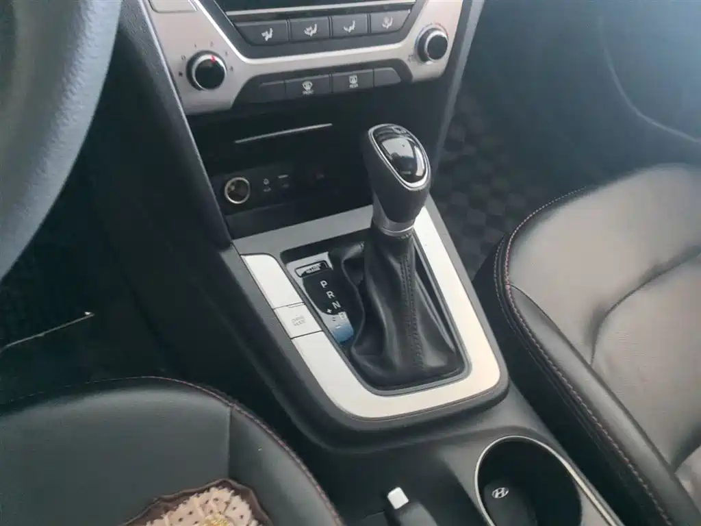 Hyundai Elantra 2016 Model 1.6L Automatic Smart Elite фото 14