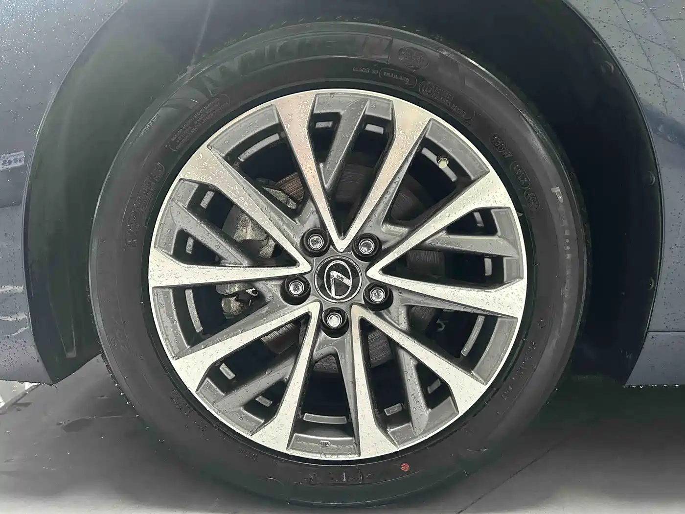 Lexus ES 2025 200 Ultimate Edition фото 4