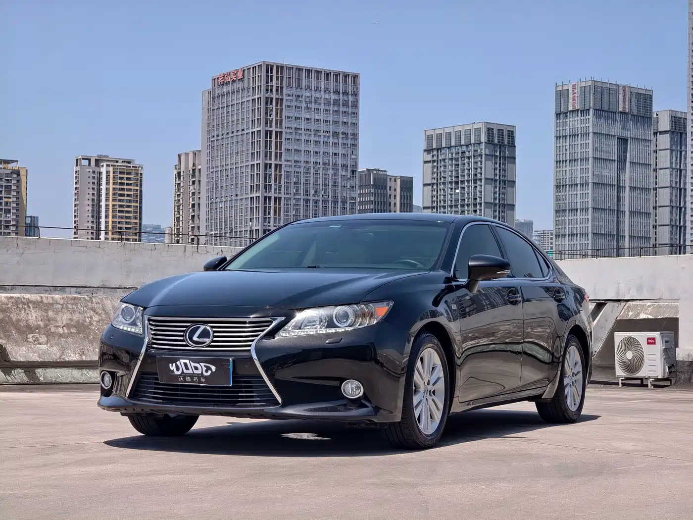 Photo 1 - Lexus ES