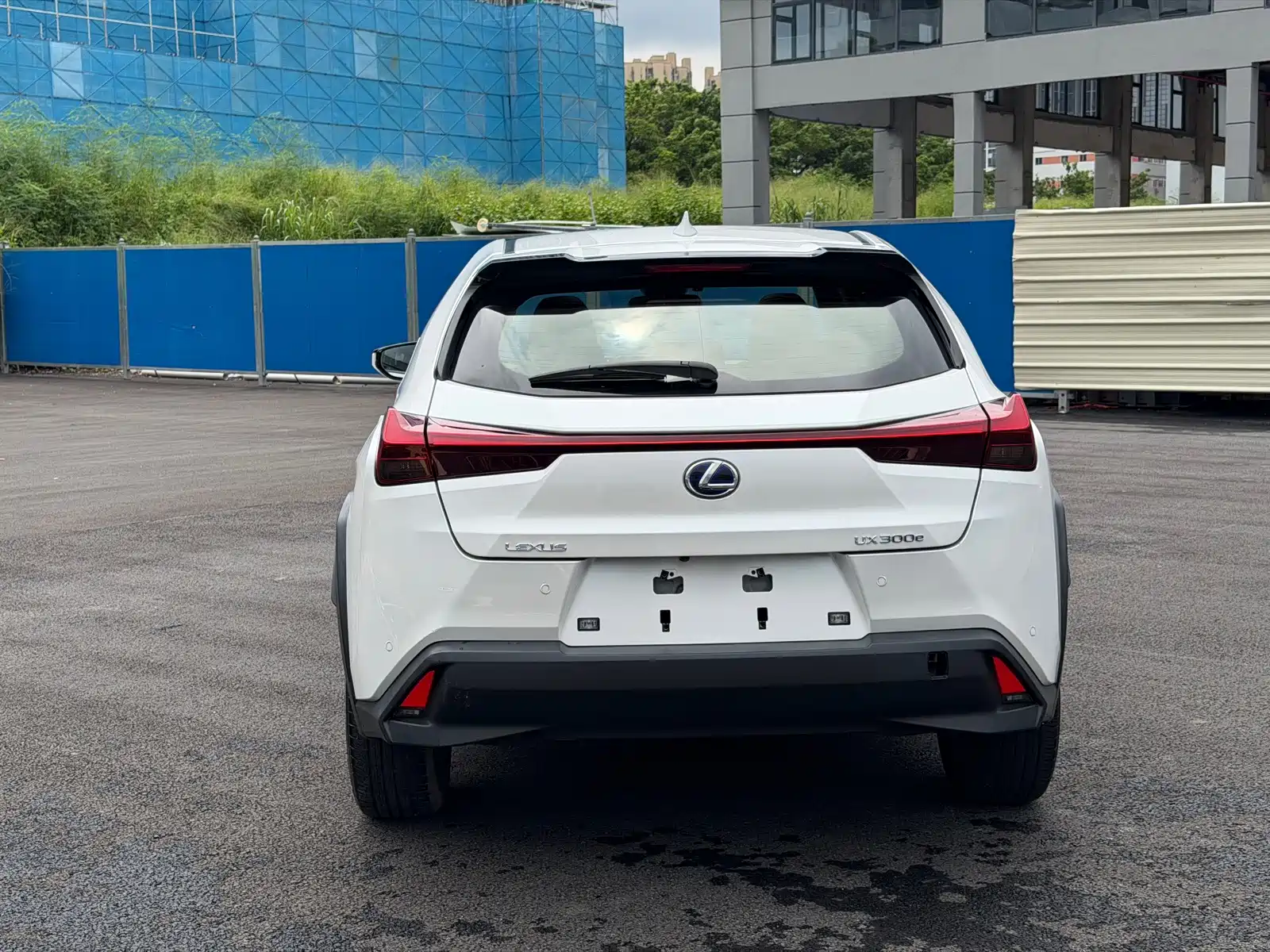 Фото 11 - Lexus UX Electric