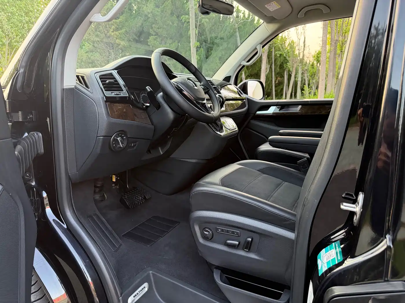 Volkswagen Multivan 2019 2.0TSI 4WD Premium 7-seater фото 8