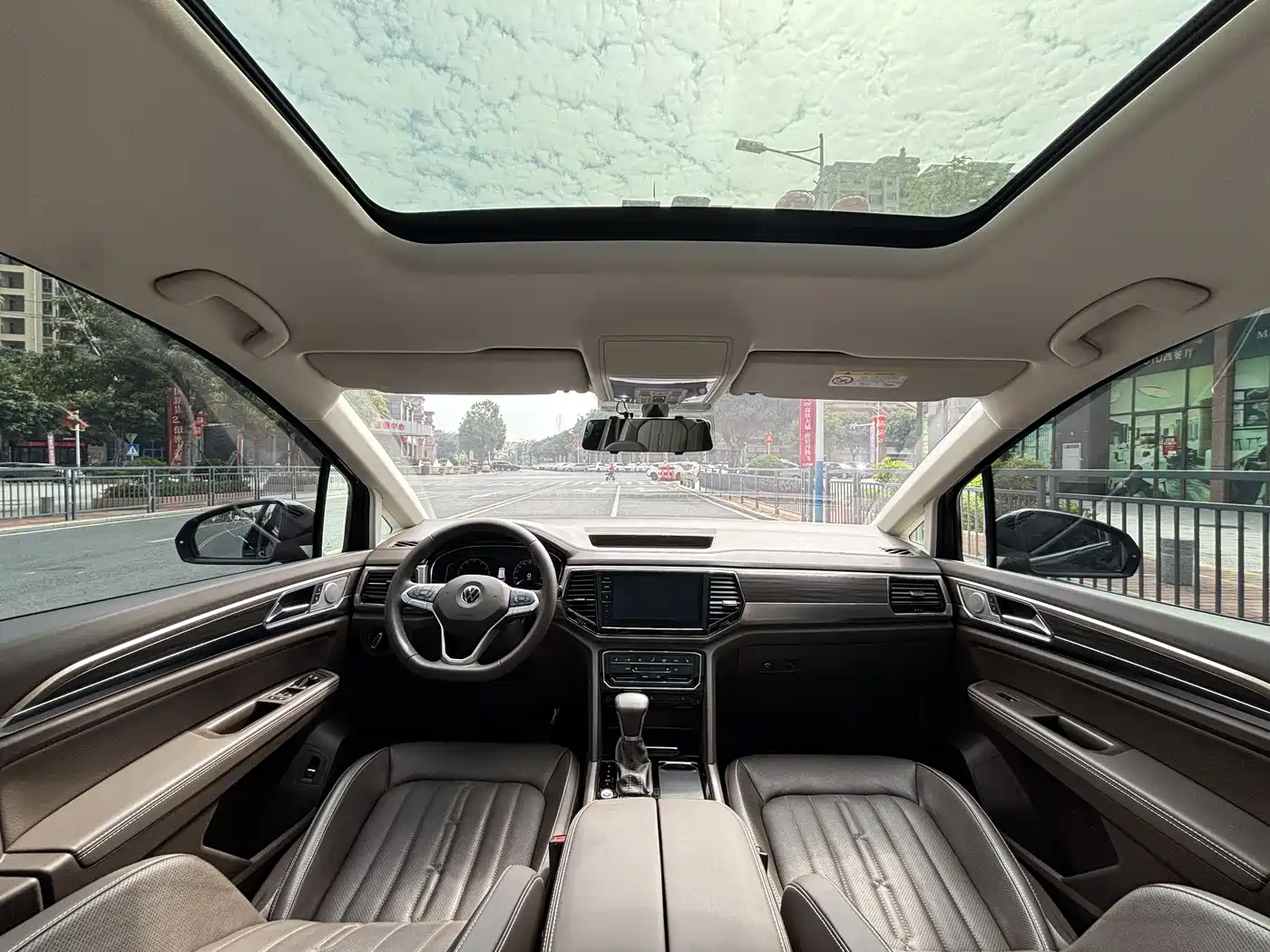 Volkswagen Viloran 2020 330TSI Luxury Edition фото 8
