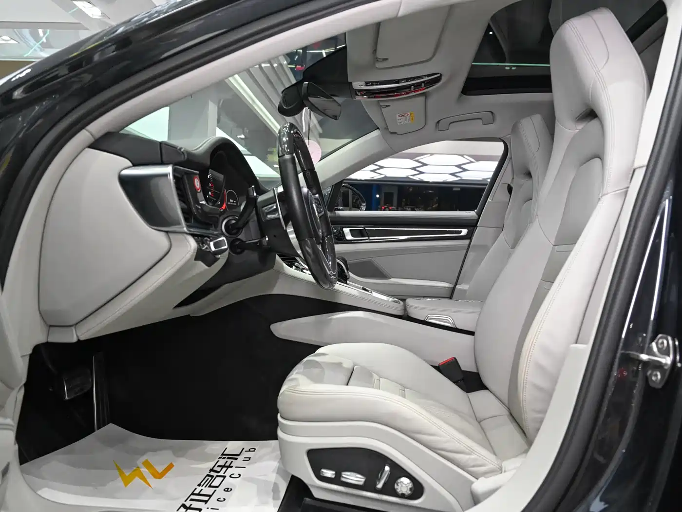 Porsche Panamera 2017 Panamera 4S 2.9T фото 17