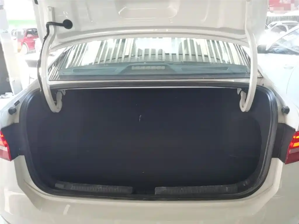 Volkswagen Lavida 2021 280TSI DSG Comfort Edition фото 19