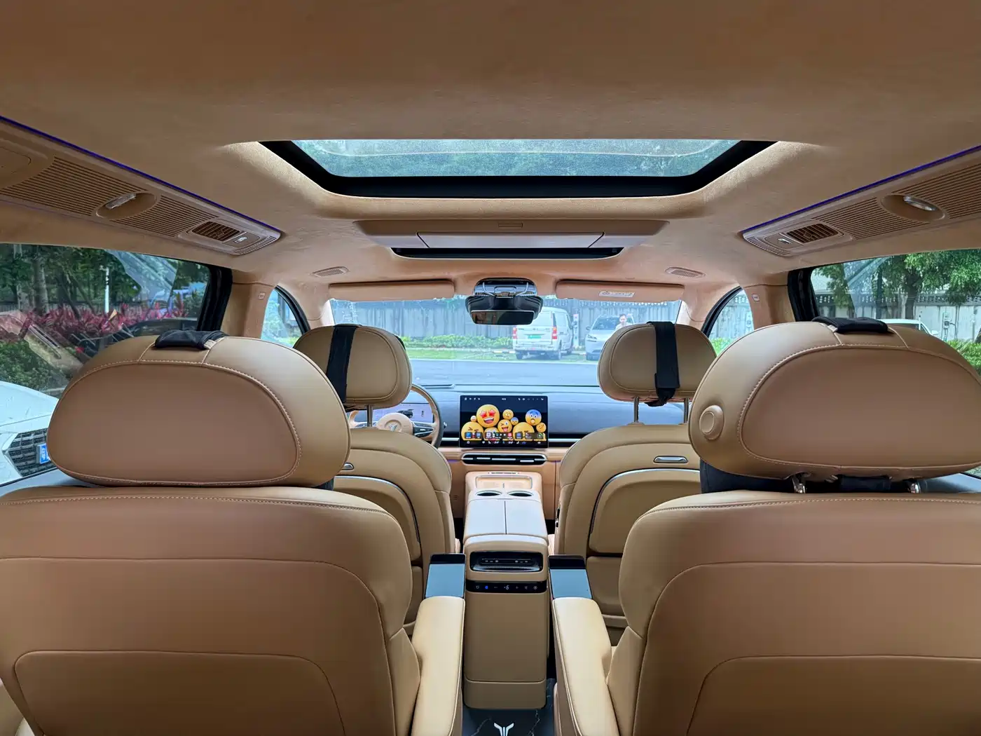 Voyah Auto Voyah Dreamer 2025 Model PHEV 4WD Premium QianKun Edition фото 13