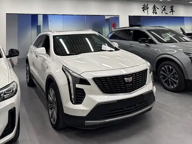 CADILLAC XT4
