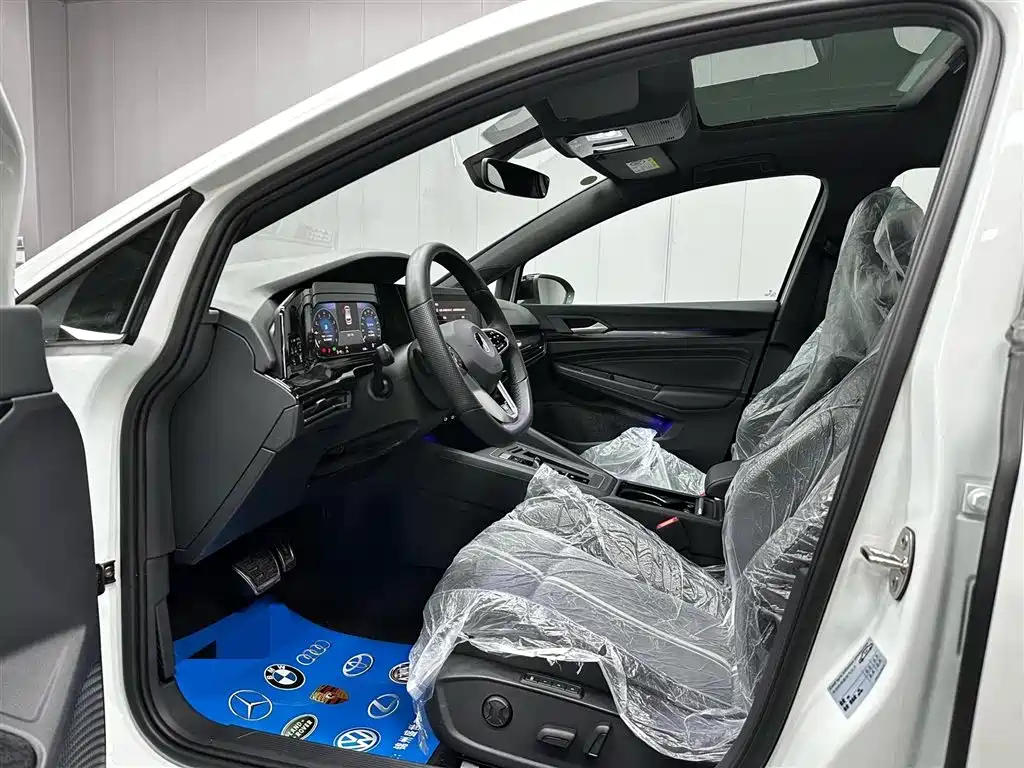 Volkswagen Golf 2023 Facelift 280TSI DSG R-Line Lite фото 9