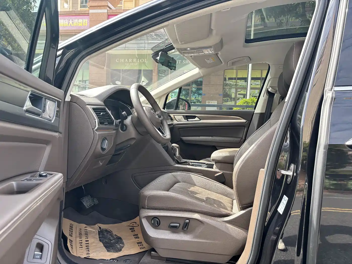 Volkswagen Viloran 2020 330TSI Luxury Edition фото 9