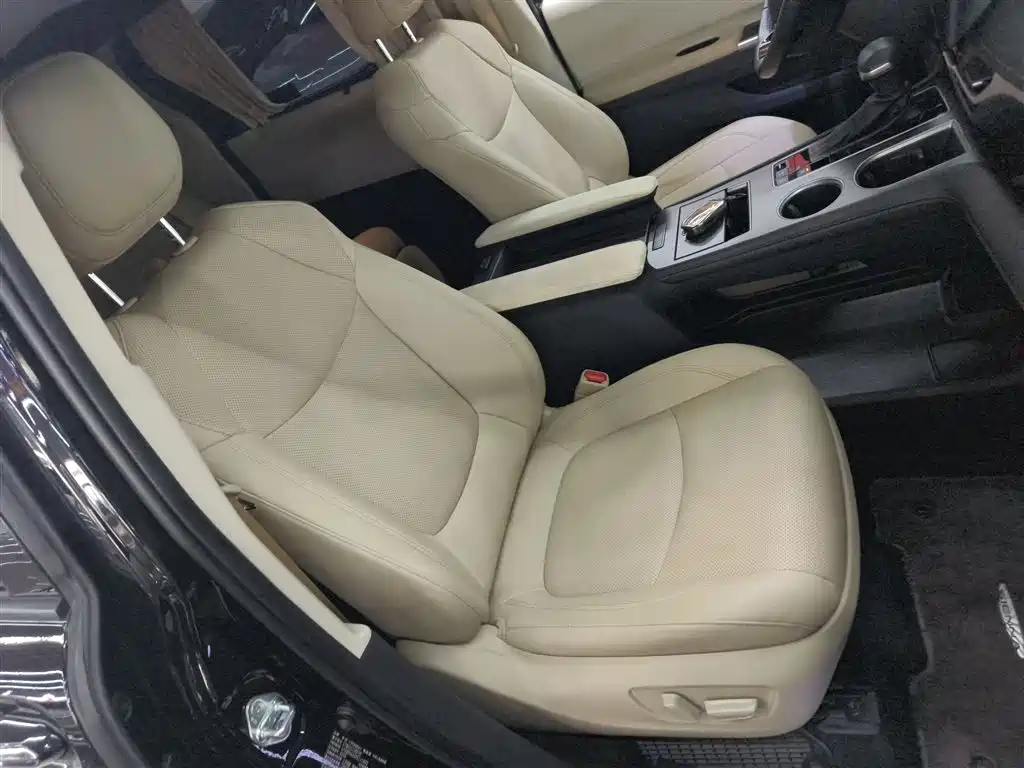 Toyota Sienna 2023 2.5L Hybrid Premium Edition фото 25