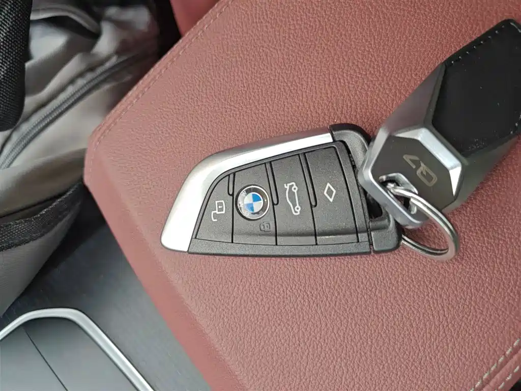 BMW 3 Series 2025 325Li M Sport Package фото 17