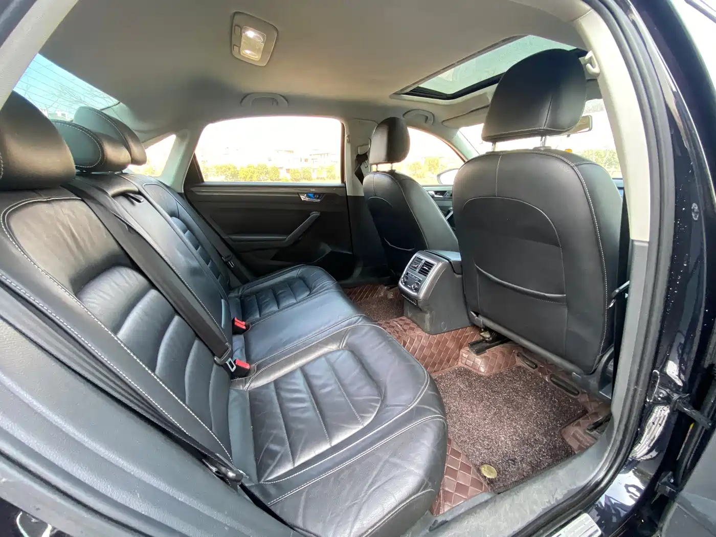 Volkswagen Passat 2017 330TSI DSG Prestige фото 12