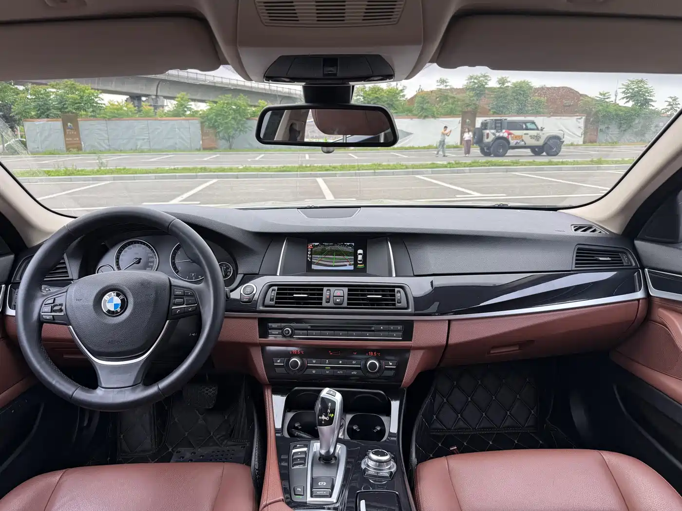 BMW 5 Series 2017 520Li Classic Edition фото 9