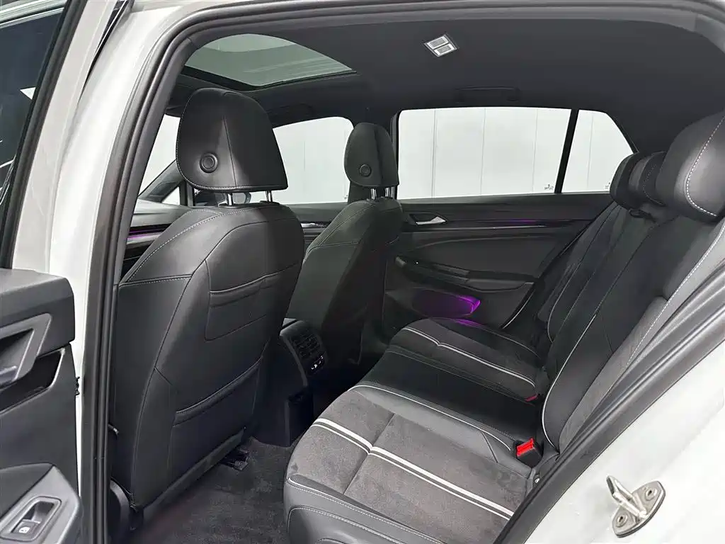 Volkswagen Golf 2023 Facelift 280TSI DSG R-Line Lite фото 14