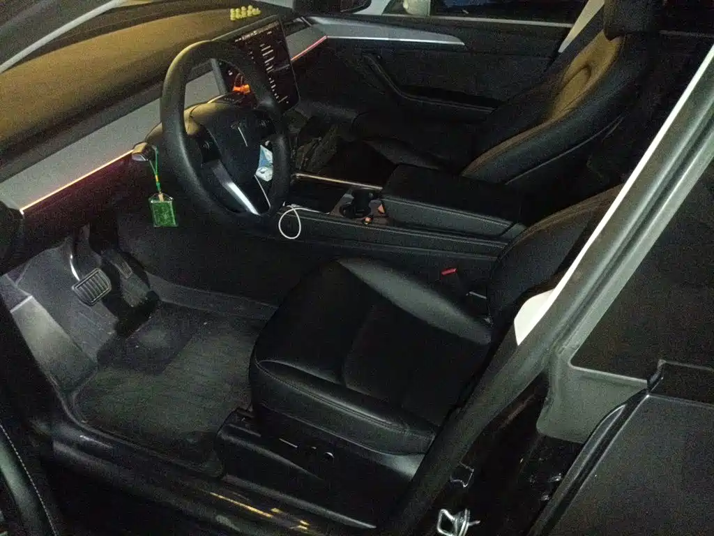 Фото 12 - Tesla Model Y