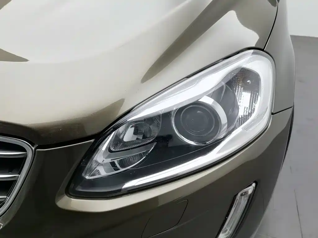Фото 7 - Volvo XC60