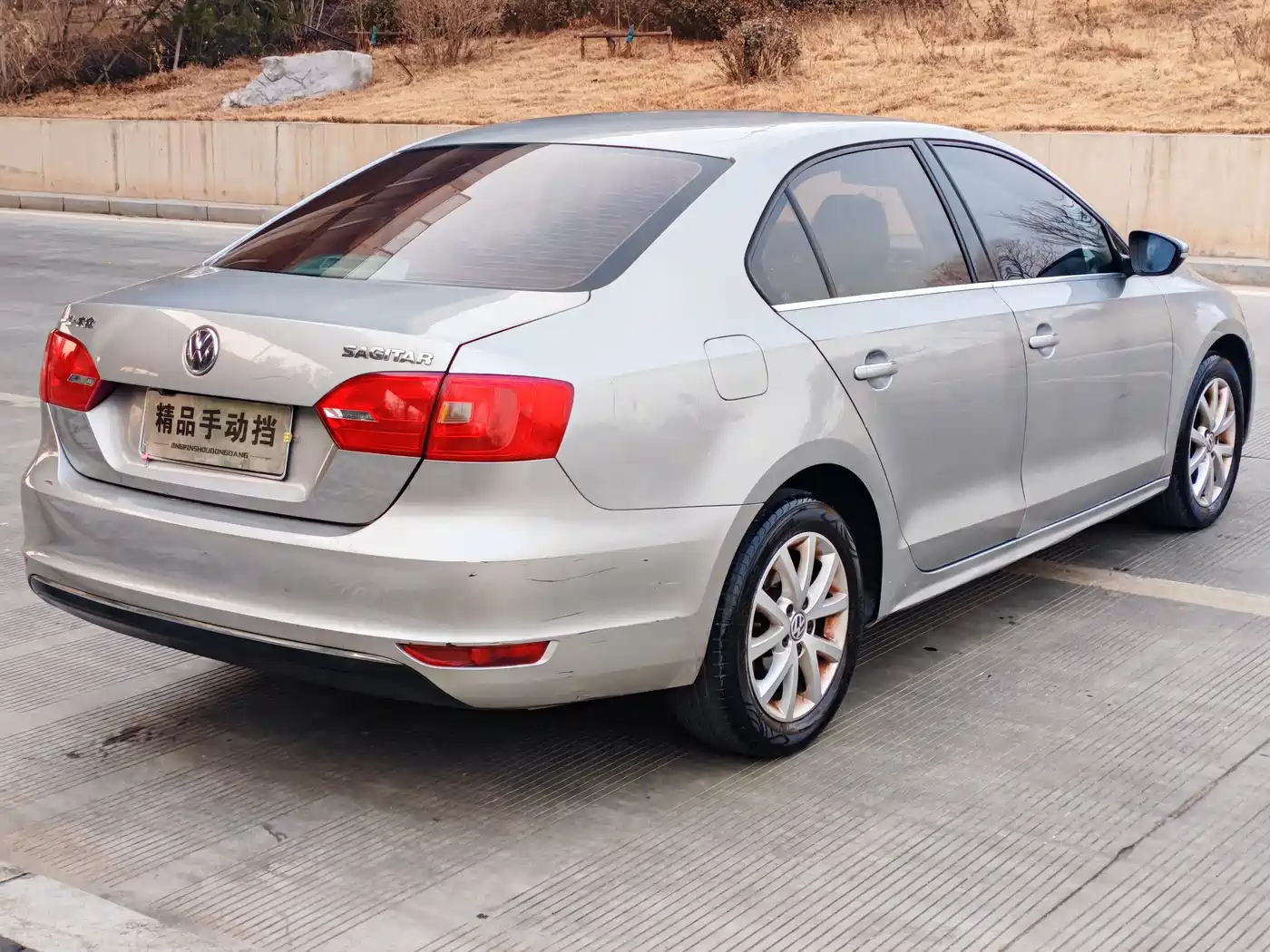 Volkswagen Sagitar 2014 Facelift 1.6L Manual Comfort фото 6