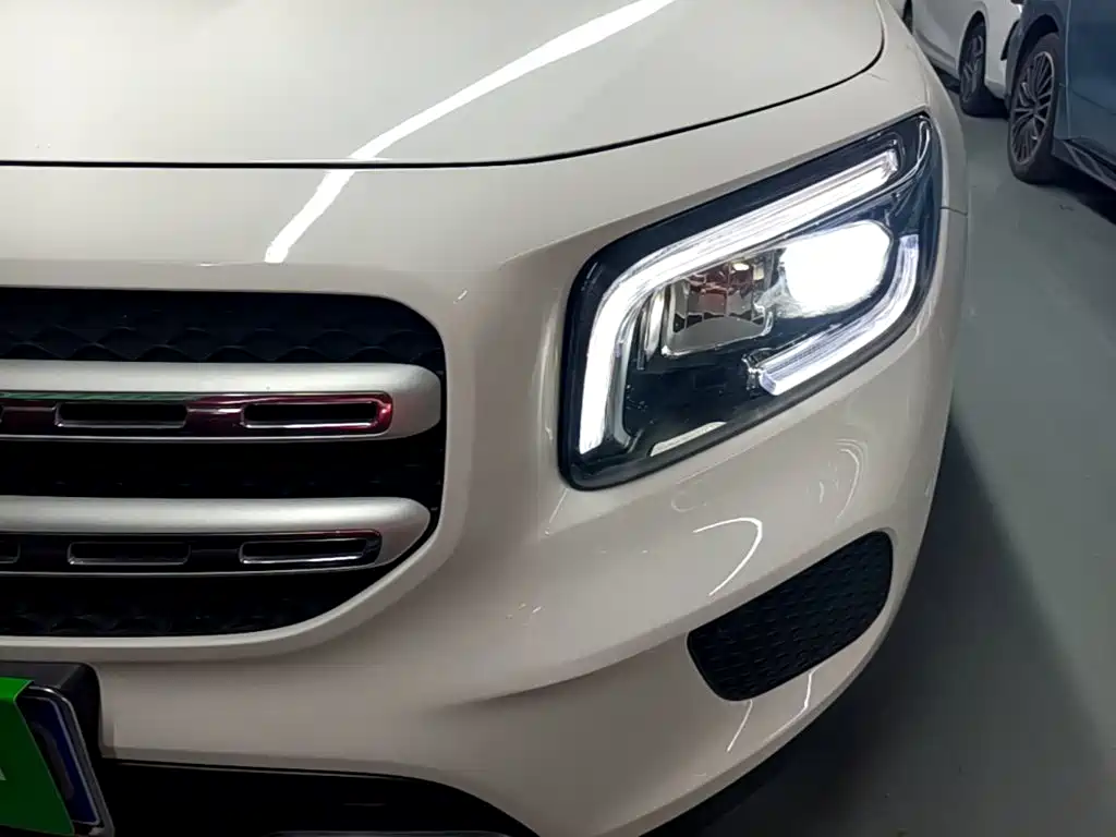 Фото 24 - Mercedes-Benz GLB