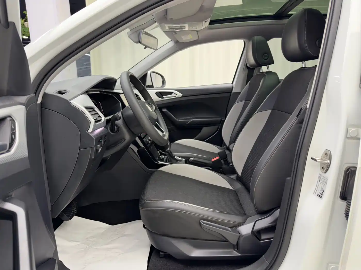 Volkswagen Tanying 2021 1.5L Automatic Smart Connect Edition фото 8