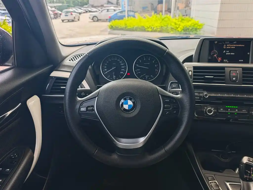 BMW 1 Series (Import) 2015 118i Urban Design Package фото 9