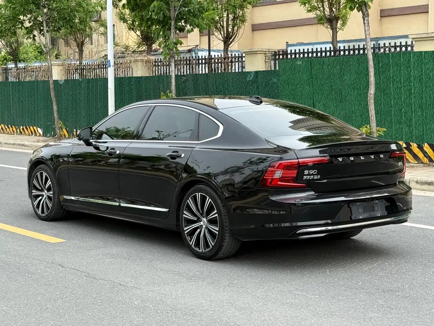 Volvo S90 2021 B5 Elegance Luxury Edition фото 7