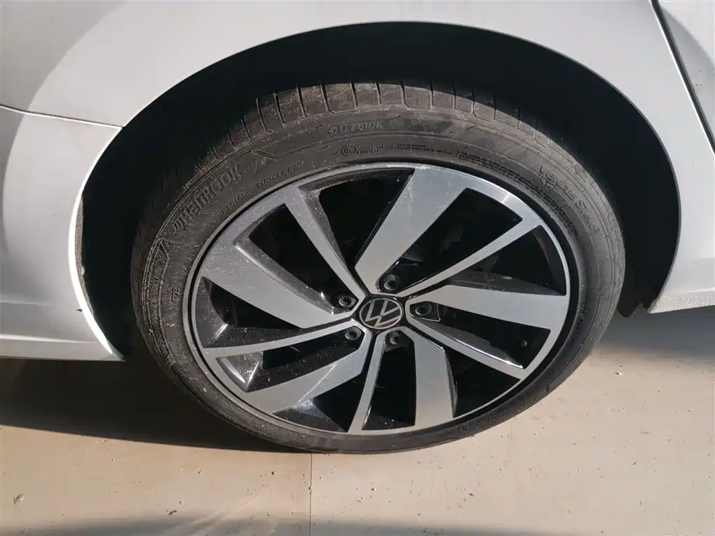 Volkswagen Sagitar 2023 300TSI DSG Surpassing Edition фото 26