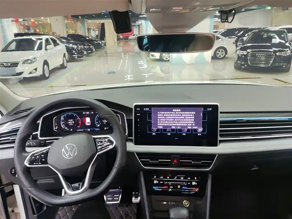 Volkswagen Tiguan L 2022 380TSI Automatic 4WD R-Line Flagship 7-Seater фото 10