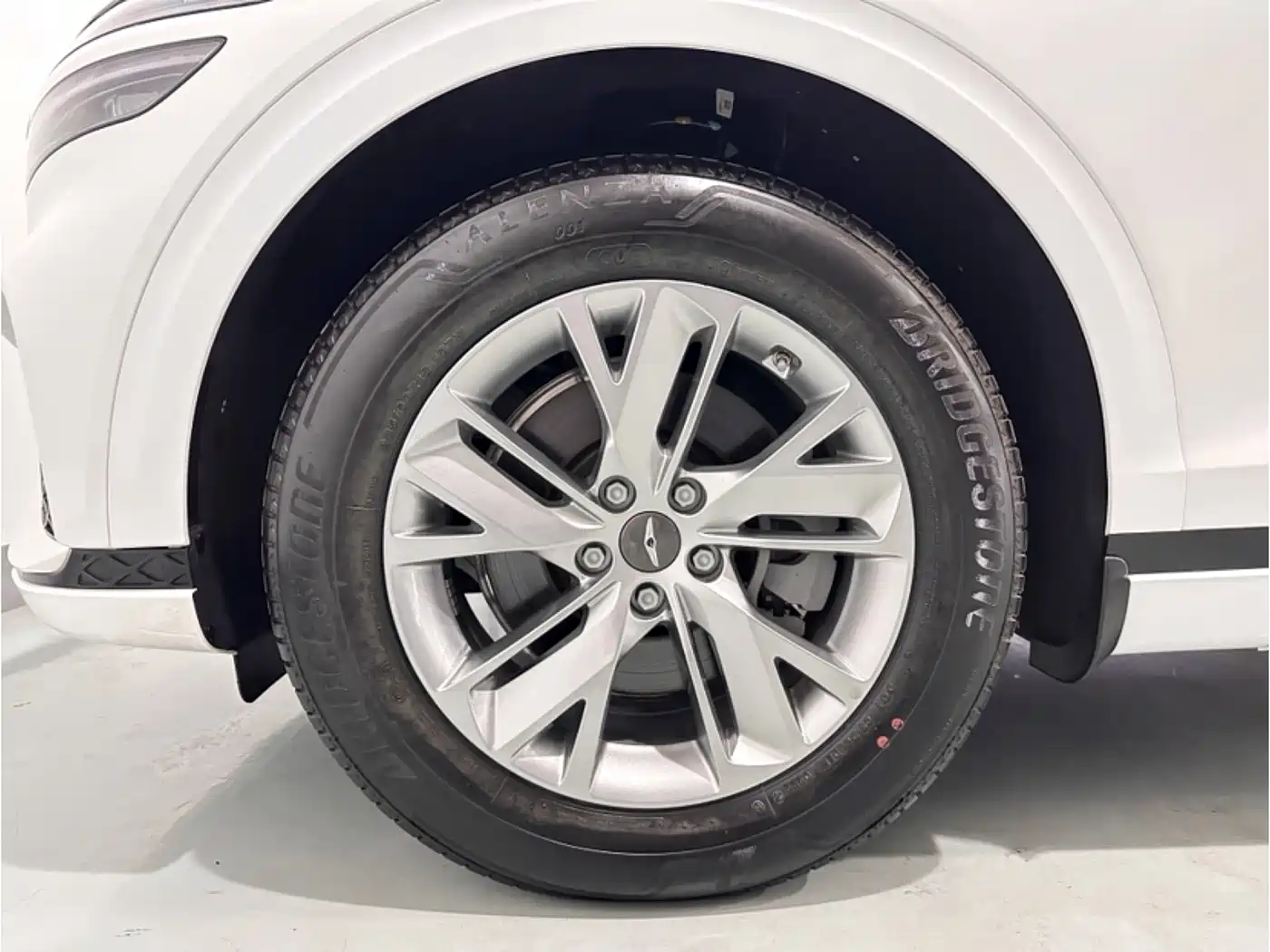 Genesis GV70 2023 2.5T 2WD Luxury Version фото 14