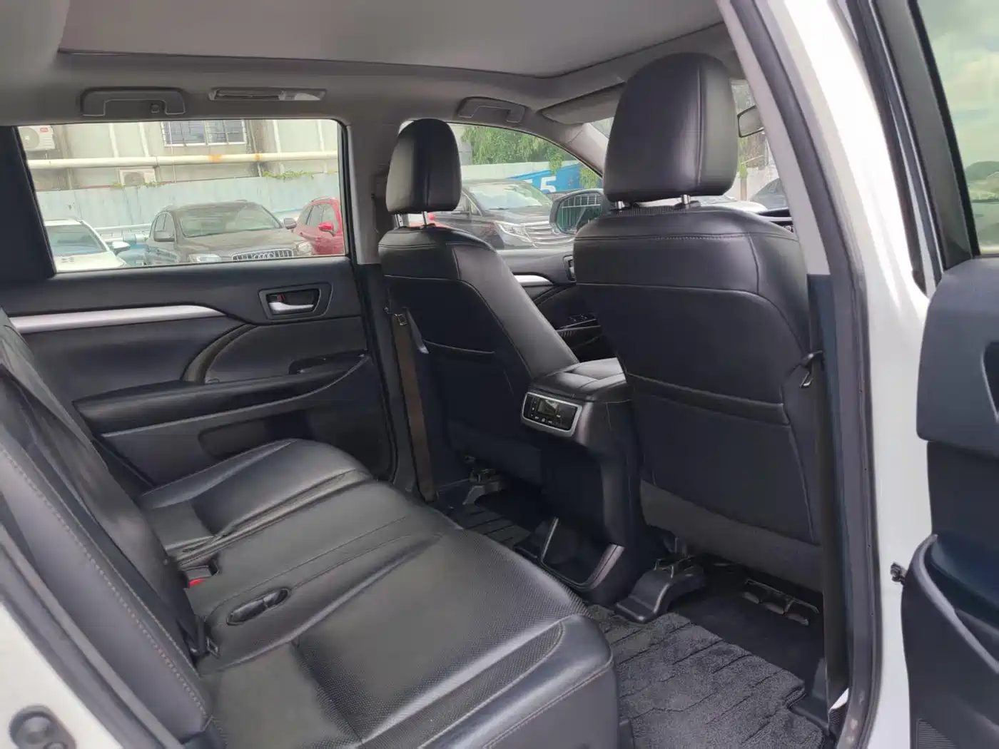Toyota Highlander 2015 2.0T AWD Luxury Edition 7-seater фото 11