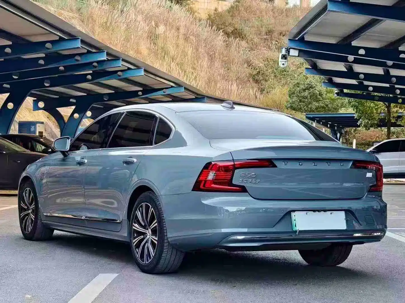 VOLVO S90 PLUG-IN HYBRID