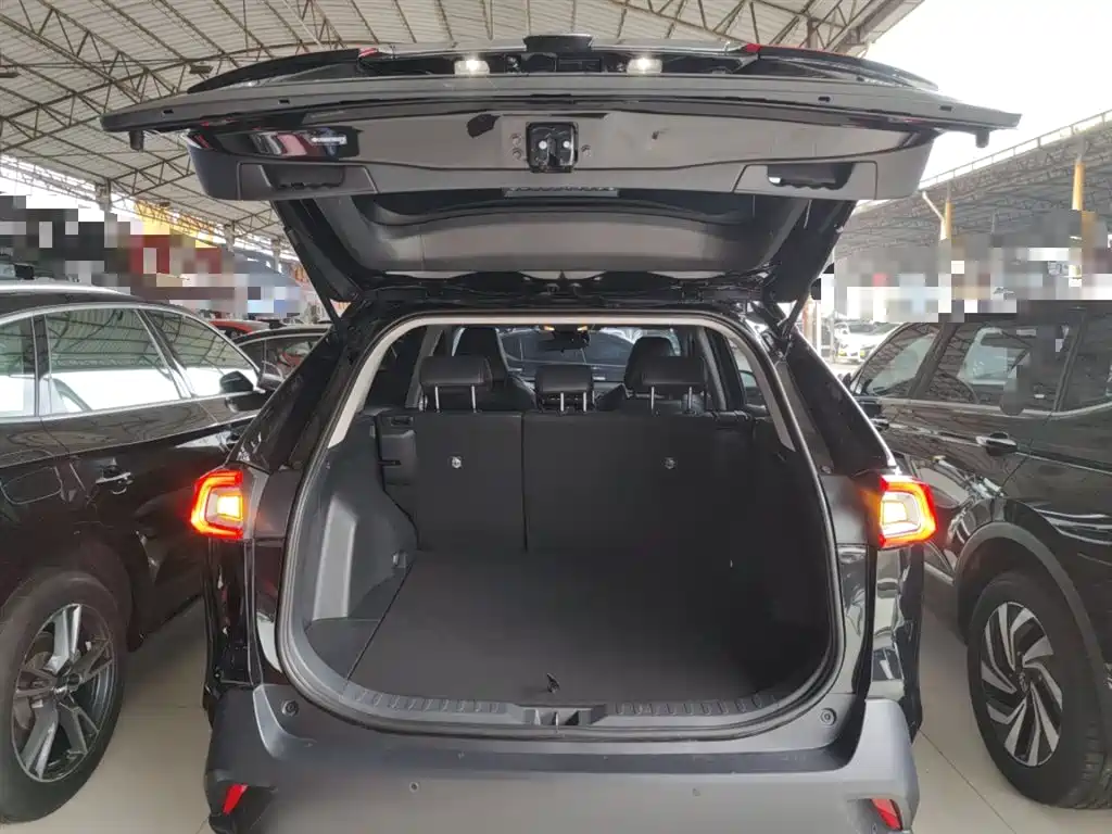 Toyota Wildlander 2022 2.0L CVT FWD Luxury PLUS Edition фото 19