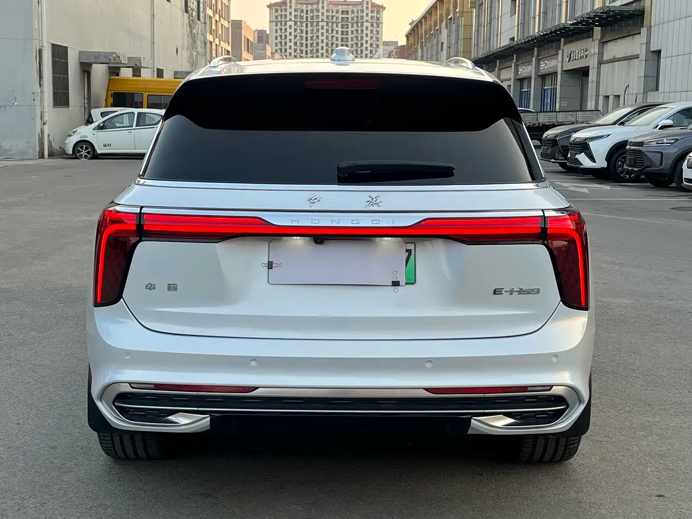 Hongqi E-HS9 2022 690km Qi Xiang Edition (6-seater) фото 5